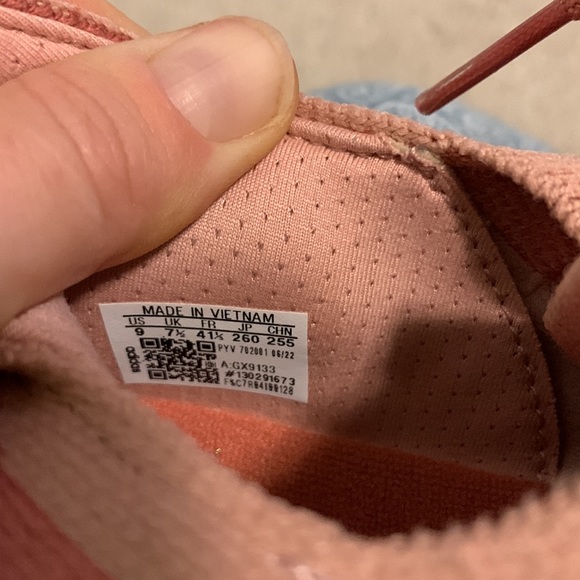 Adidas Ultraboost 22 W - Picture 6 of 9